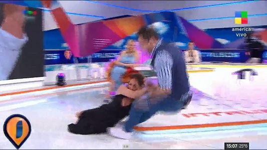 Durísima caída de Rodrigo Lussich en pleno vivo de Intrusos