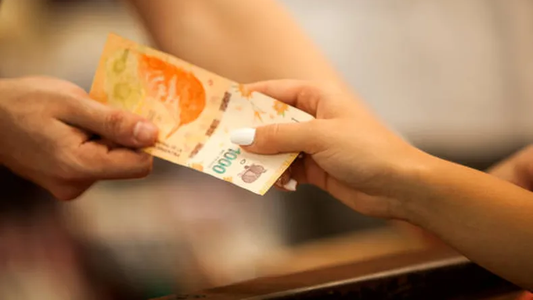 El pago con efectivo en comercios minoristas aún tiene más alcance que las billeteras virtuales