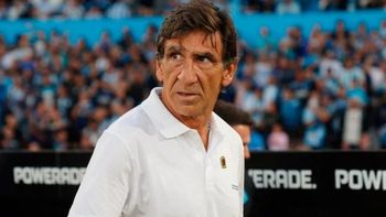 Gustavo Costas chicaneó a River en medio de un mercado de pases caliente: Parecía que...