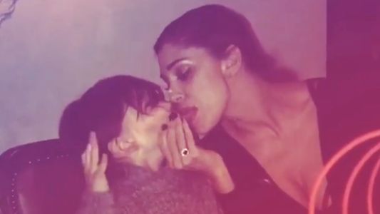 Escándalo con Belén Rodríguez, ex conejita Playboy, por darle un beso de lengua a su hijo