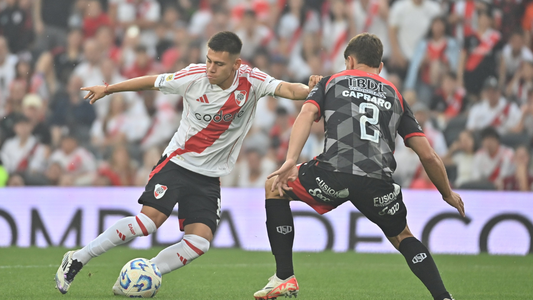 River goleó a Barracas Central en la Liga Profesional y quiere seguir de cerca de los líderes