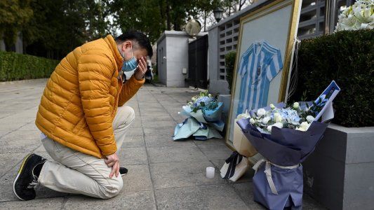 El adiós a Maradona en el mundo: las mejores imágenes de un dolor sin fronteras