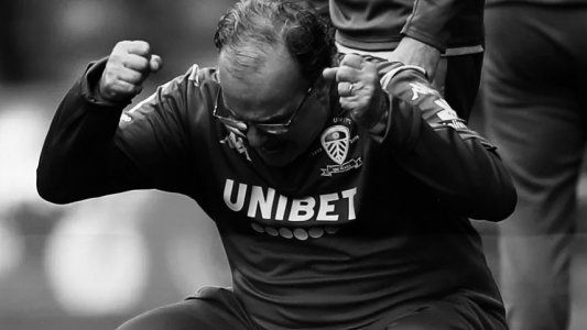 Leeds saludó a Marcelo Bielsa por su cumpleaños número 65 y lo felicitó por el histórico título
