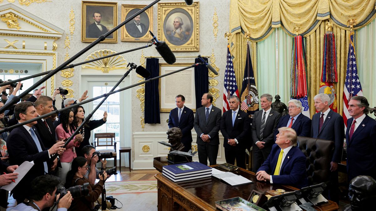 Durante un intercambio con periodistas en el Despacho Oval de la Casa Blanca, Trump sostuvo que el daño provocado hasta el momento tendría consecuencias de largo plazo para Irán. (Foto: Reuters)