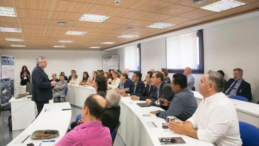 Exclusivo A24.com: así fue la clase de Alberto Fernández en España