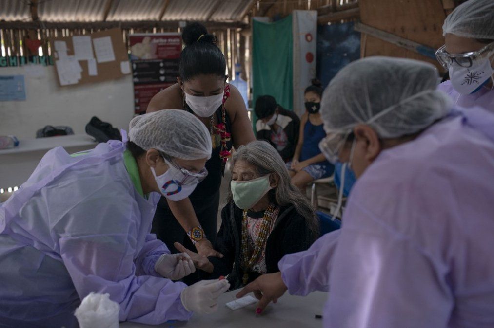 Brasil superó las 100.000 muertes y tres millones de contagios por coronavirus