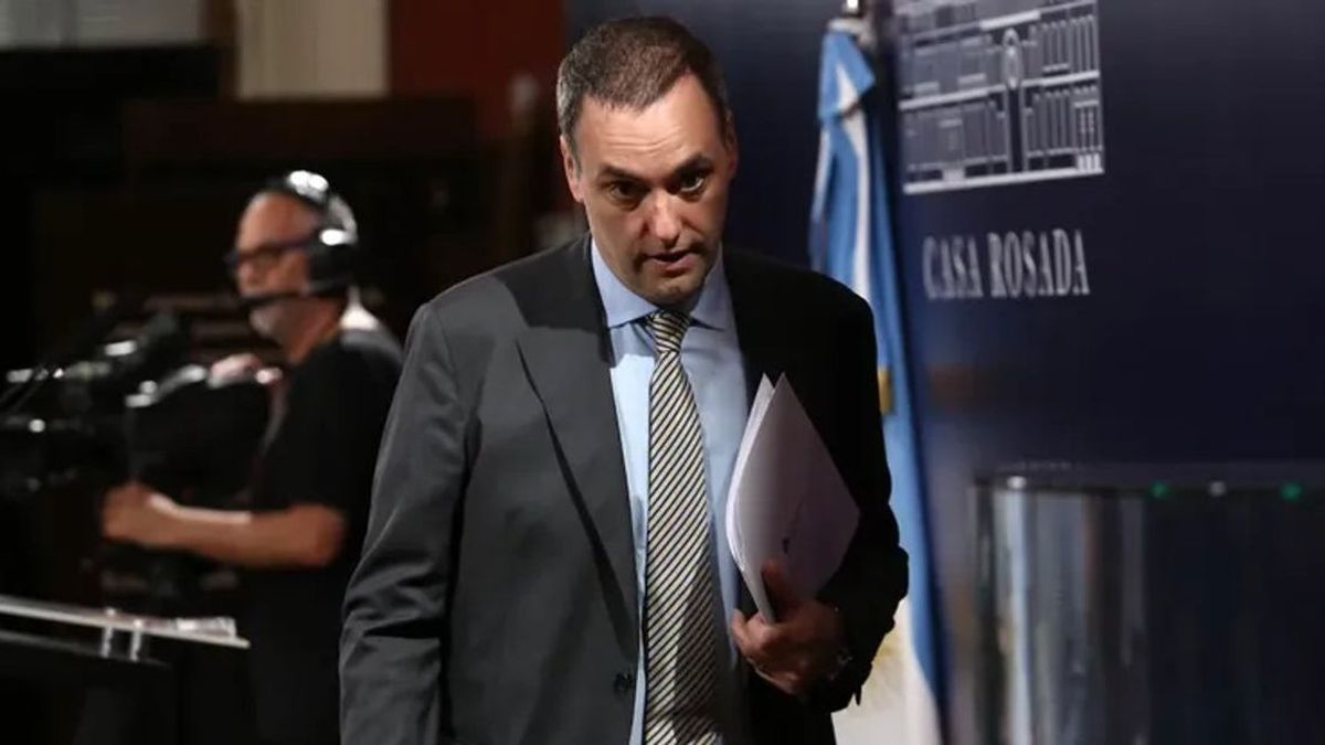 La escribana de Manuel Adorni declara hoy en la causa por presunto enriquecimiento ilícito