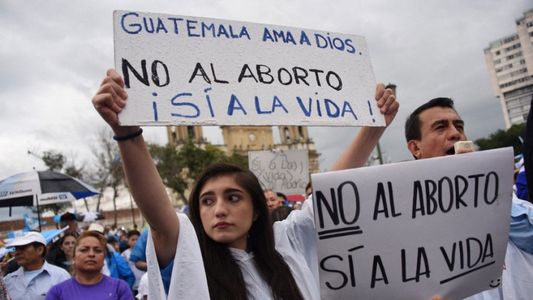 Guatemala prohibió el matrimonio igualitario, endureció las penas por el aborto y prohibió la educación sobre diversidad sexual
