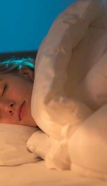El error que muchos cometen al dormir y que puede afectar la salud