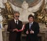 El presidente condecoró a Andrea Bocelli y el cantante italiano cantó en la Casa Rosada