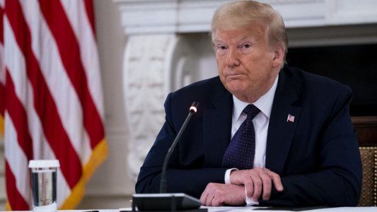 A partir del desempleo por el COVID-19 y pensando en la campaña electoral, Trump prepara más límites a la inmigración