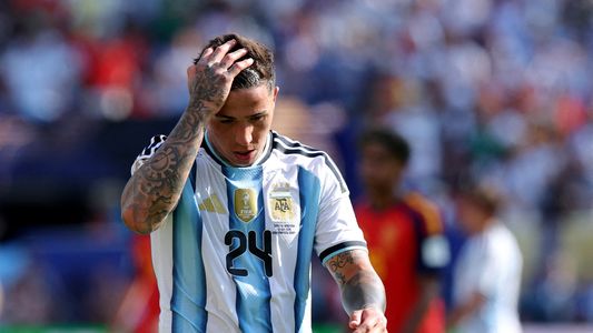 El llamativo gesto de Enzo Fernández con los hinchas tras ser expulsado en la final del Mundial