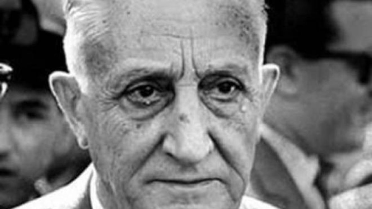 Arturo Illia: un presidente austero que estuvo preso por no saludar a los nazis y bajó la deuda externa