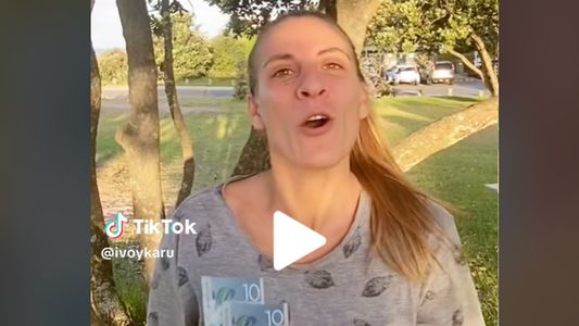 La argentina que mostró qué puede comprar en Nueva Zelanda con una hora de laburo