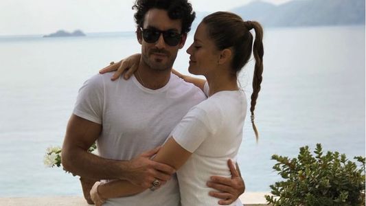 Lola Ponce y su marido, totalmente desnudos en la bañera