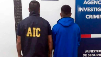 Violencia en Rosario: dictan prisión preventiva a un joven por matar a dos hermanos tras un supuesto robo. Violencia en Rosario: dictan prisión preventiva a un joven por matar a dos hermanos tras un supuesto robo.