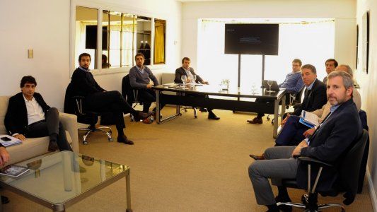 Después de la cena de Macri con gobernadores, Dujovne juntó a los ministros de Economía de Cambiemos