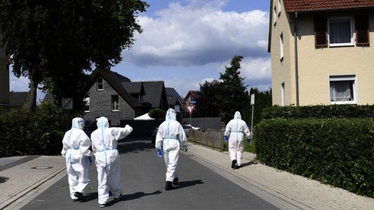 Alemania sufre un rebrote de 1500 casos de COVID-19 y pone a una región en aislamiento