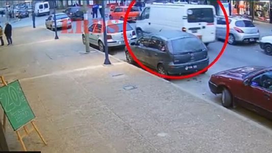 Video dramático: una nena fue atropellada por una camioneta mientras cruzaba la calle con su papá