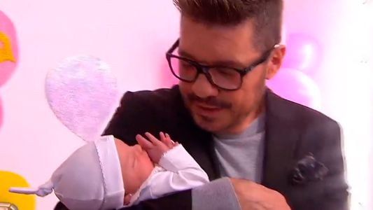 Pampita llevó a su hija a Showmatch