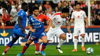 Superliga: Unión remontó dos goles en los últimos seis minutos y empató 2-2 ante Independiente en Santa Fe