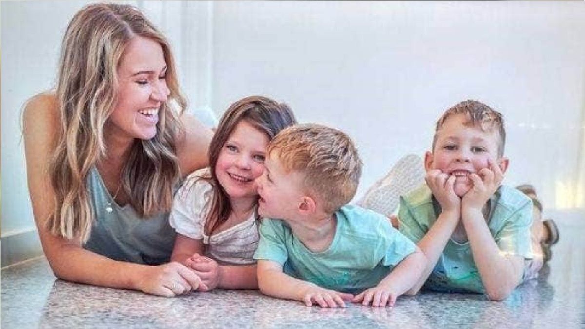 El drama de la familia de Renee. Sus tres pequeños hijos con una rara enfermedad degenerativa e incurable. (Foto: Gentileza Wertern Advocate)