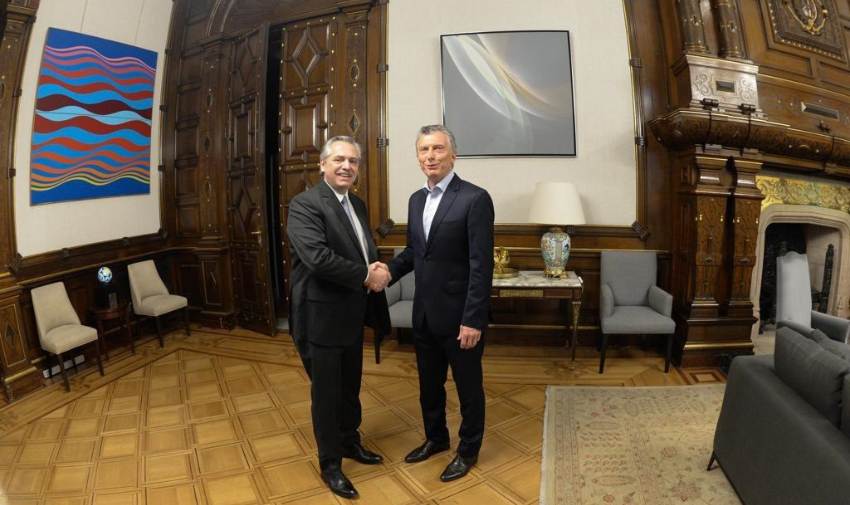 El editorial de Novaresio: Alberto se puso una medalla y Macri también