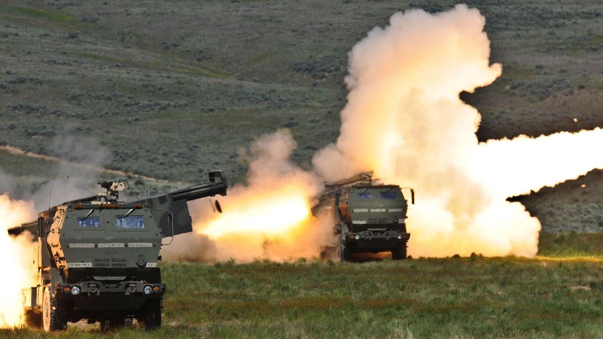Un alto funcionario de la Casa Blanca aclaró que se trata de los sistemas Himars (High Mobility Artillery Rocket System)