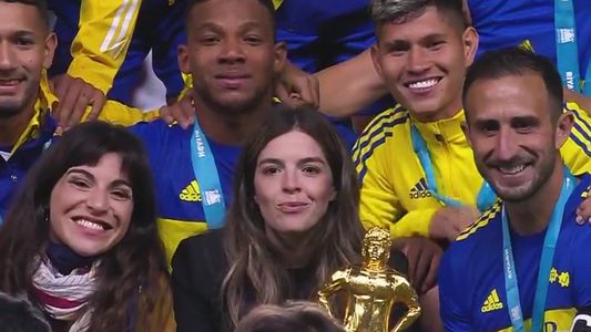 Dalma y Gianinna levantaron la Maradona Cup con el plantel de Boca
