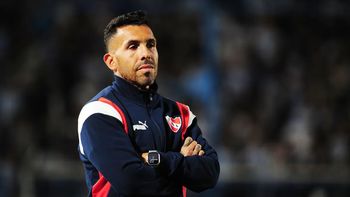 Carlos Tevez pasó la noche internado: qué se sabe sobre su salud
