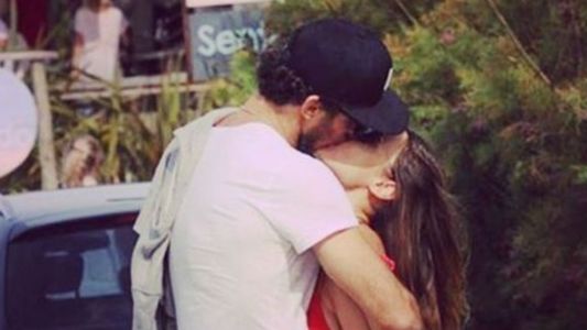 Pampita y Pico Mónaco: vacaciones y apasionado beso en Punta del Este