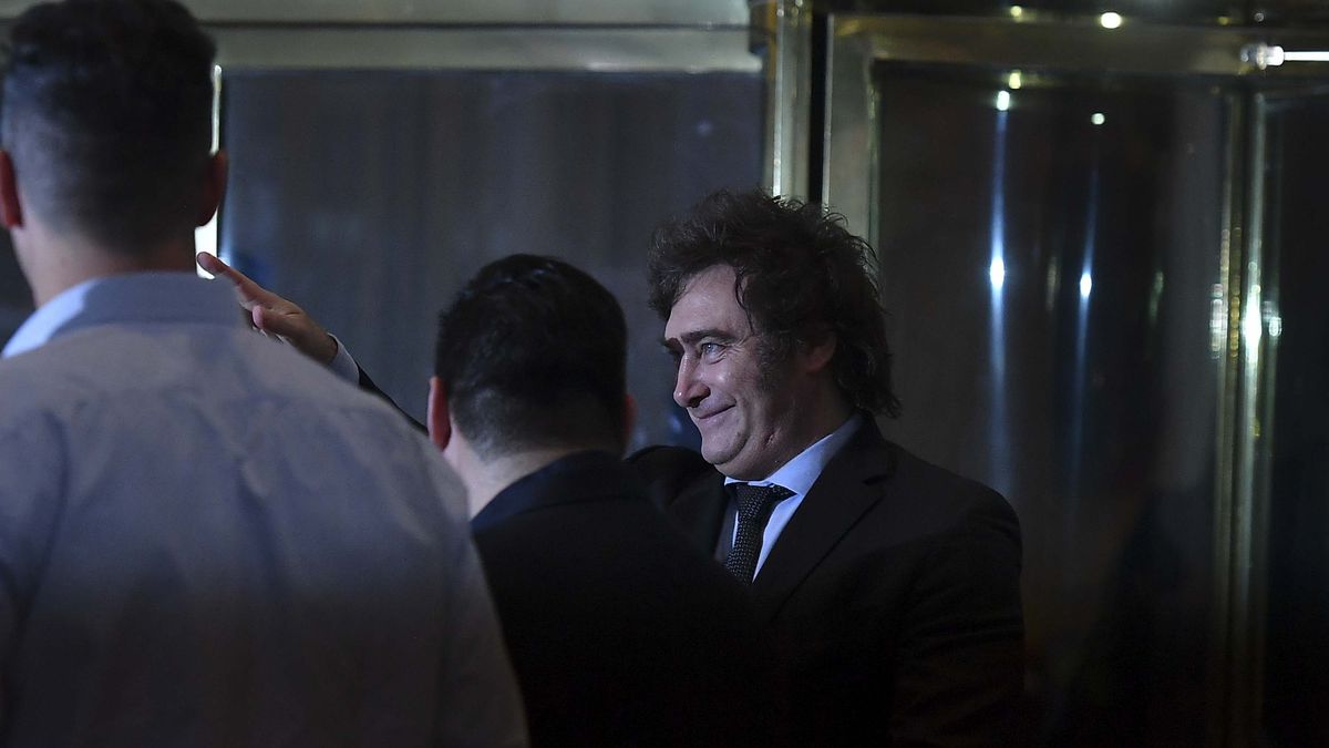 Javier Milei se reunió con su gabinete y se comunicó con varios líderes internacionales. (Télam)