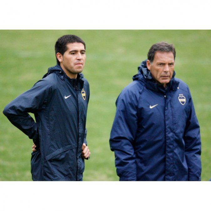 Los tres entrenadores que tiene en carpeta Riquelme para reemplazar a Gustavo Alfaro