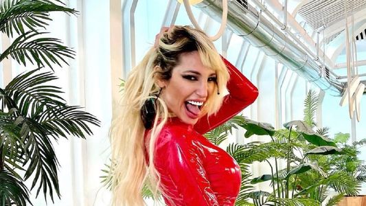 La millonaria suma que le reclaman a Vicky Xipolitakis por el vuelo del escándalo