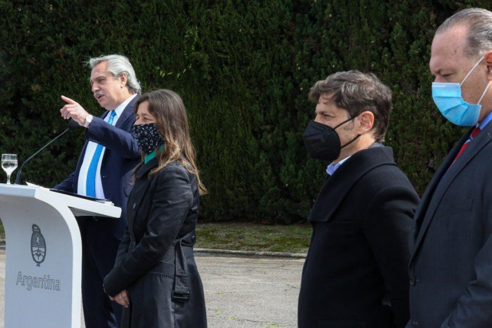 Tras el escándalo del velatorio de Maradona, Alberto sostiene a Frederic y llueven críticas internas: A los ineptos no los echan