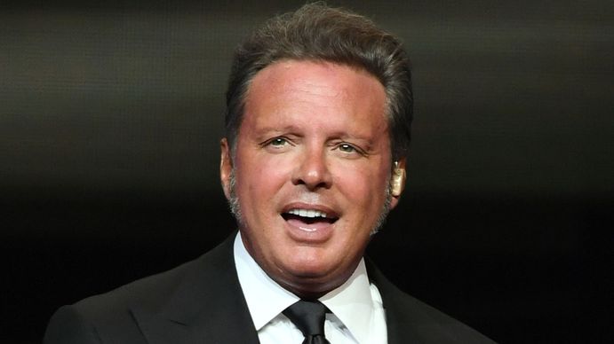 Operaron de urgencia a Luis Miguel