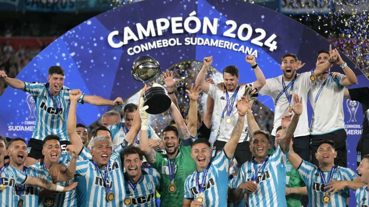 Racing campeón de la Sudamericana: cómo siguen los festejos y a qué hora llega el plantel al Obelisco (Foto: archivo)