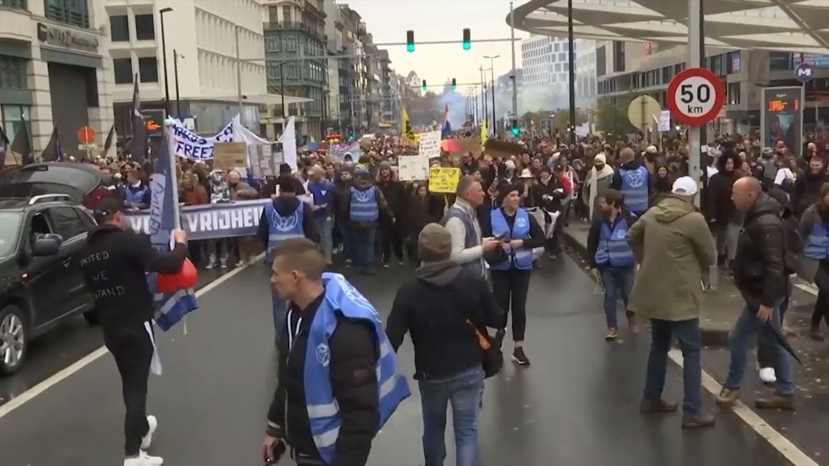 Incidentes en Bruselas, capital de Bélgica y sede del Parlamento europeo, con los movimientos antivacunas (Foto: AP)