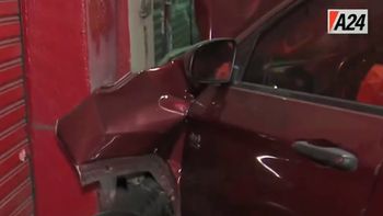 Se descompensó en Villa Crespo, chocó 2 autos e impactó contra un local: el triste final