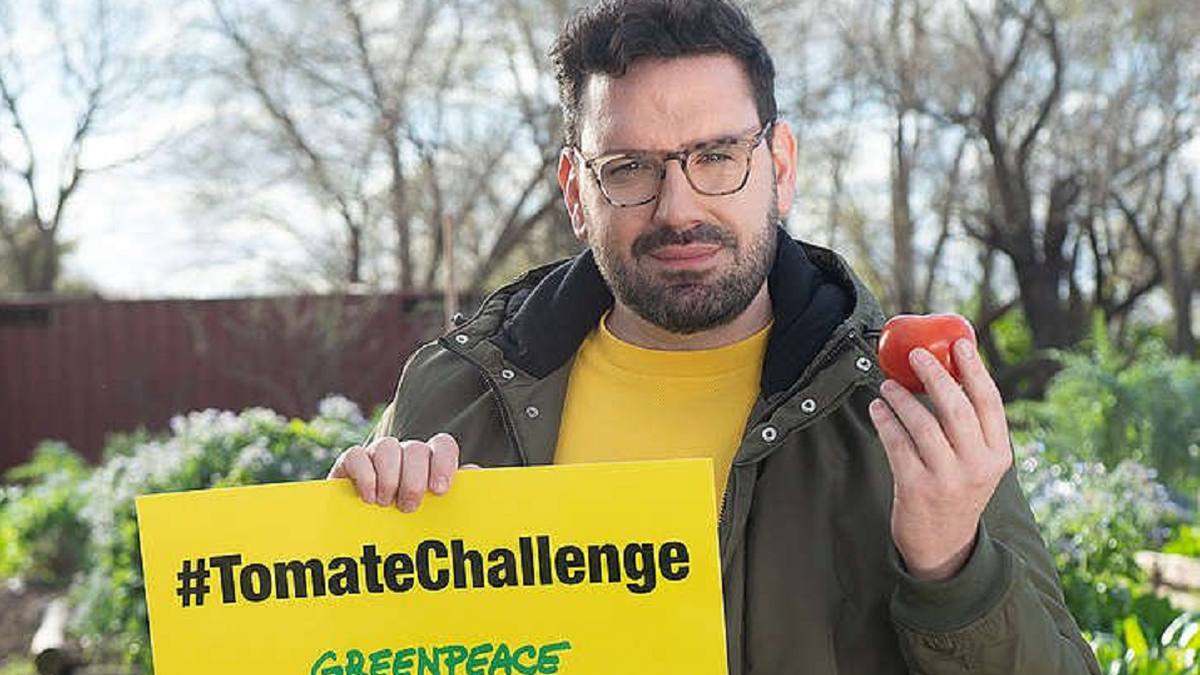 Betular desafió a probar los tomates tratados con agroquímicos e incentivó a plantar los propios. La mirada de Grobocopatel.