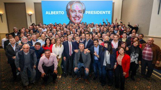 Alberto quiere ganar Córdoba: en su paso por la provincia se reunió con más de 100 intendentes