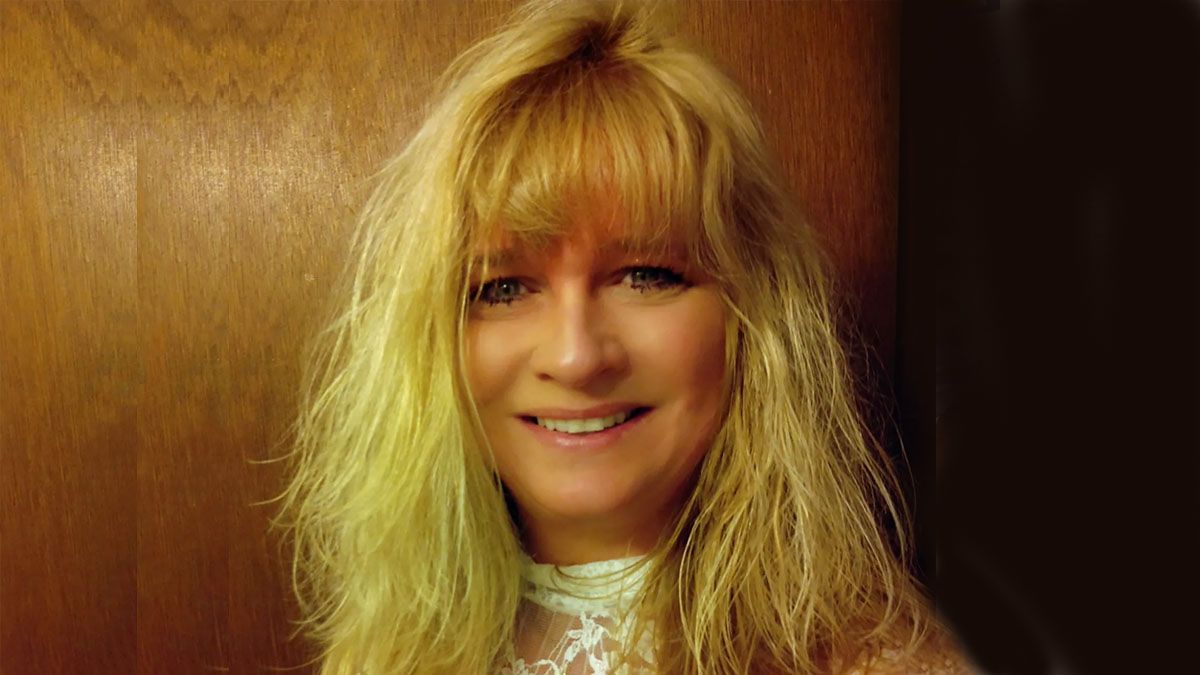 La madre biológica de Amanda, de 30 años y su hermano La madre biológica de Amanda, de 30 años y su hermano