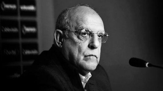 El presidente de Newells: Agradezco a Messi que se haya puesto la camiseta de Maradona