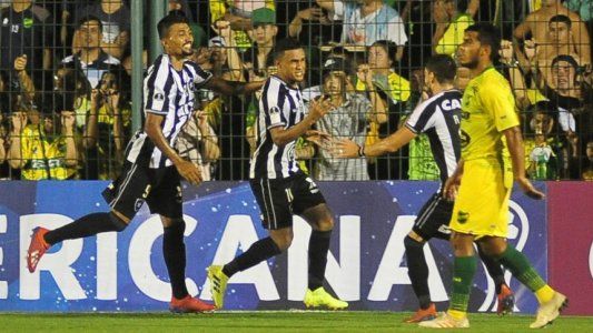 Defensa perdió 3 a 0 ante Botafogo, quedó afuera de la Sudamericana y le apunta con todo a la Superliga