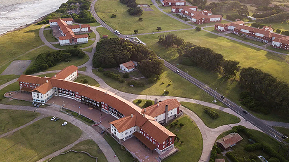 Alberto Fern&aacute;ndez no tiene previstas actividades oficiales, sino que pasar&aacute; el fin de semana largo Chapadmalal junto a su pareja Fabiola Y&aacute;&ntilde;ez. (Foto: archivo)
