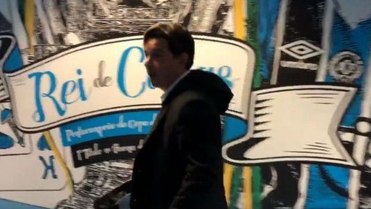 Polémica: Gallardo salió del vestuario de River, cuando tenía prohibido entrar