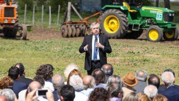 Qué es “vaca viva”: el concepto que obsesiona a Alberto Fernández, explicado por su creador