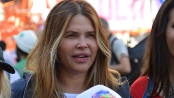 Nazarena Vélez apoyó la multitudinaria marcha del orgullo