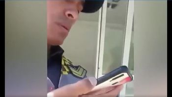 Hacele multa ahora, por pelotudo: polémica discusión con un policía en un control de tránsito