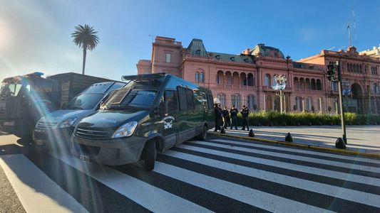El Gobierno blinda la Casa Rosada con un fuerte operativo de seguridad y advierte sobre incidentes en la marcha por Cristina Kirchner
